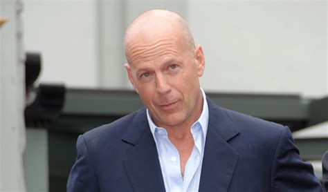 how long has bruce willis had aphasia
